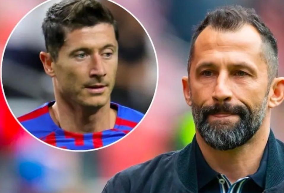 在他缺席期 在他缺席期